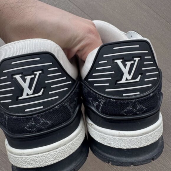 Size 10 - Men's Louis Vuitton LV Trainer White Black Panda - Picture 3 of 4